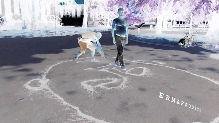 Ermafrodito ©, 
Anibale Covini Gerolamo danza, 
Filippo Zoli arte, 
al Parco Trotter di Milano, 
filmato da Zeno Covini ©;
on Youtube