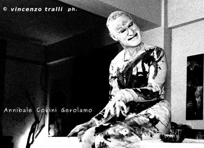 ASCOLTAMI, 
Performance danza Butoh:
Annibale Covini Gerolamo 
ed Arte:
Cristina Donati Meyer.
Tributo ad 
Antonio Ligabue ed 
alla follia;
Opera, Milano  
ottobre 2018
 foto di 
Vincenzo Tralli ©  