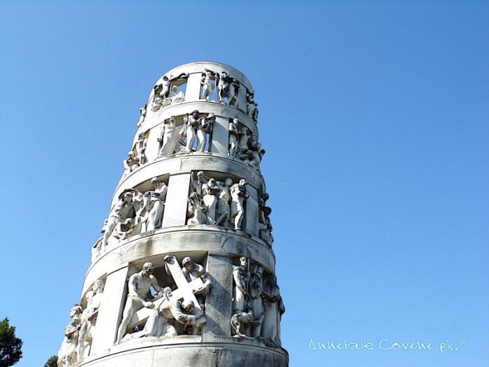 Milano, Cimitero Monumentale, 
 foto scattata nel 2022 
 da Annibale Covini ©
