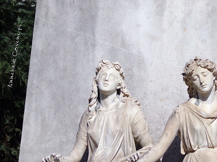 Milano, Cimitero Monumentale, 
 foto scattata nel 2022 
 da Annibale Covini ©