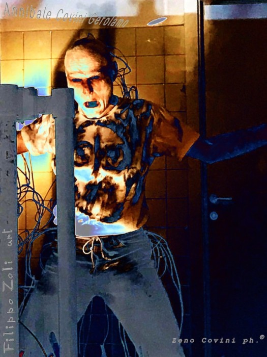 Annibale Covini Gerolamo in: Rogo,
all'OnOff di Milano,
Filippo Zoli art;
fotografato da: Zeno Covini