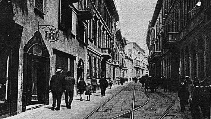Milano, 
  primi anni del 1900