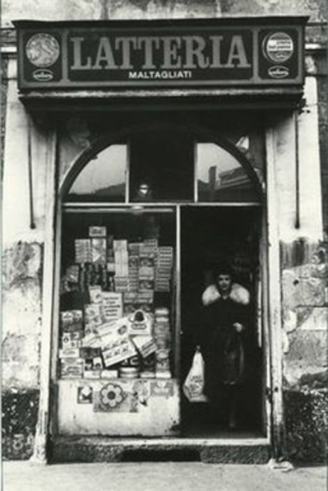 Milano, 
  foto Latteria Maltagliati, 
  inizio 900; 
  link al Blog
  delle Latterie di Milano;
  La Latteria Maltagliati, 
  aperta nel lontano 1885, 
  in corso Garibaldi, 
  foto di Virgilio Carnisio